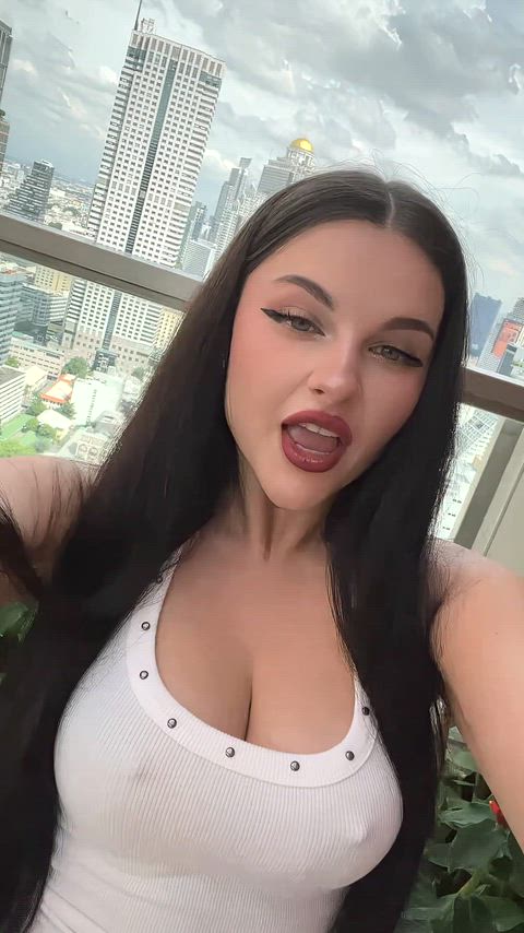 That nub just hid, camera shy superstar.