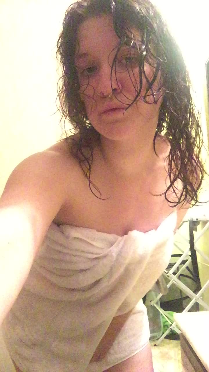 just give my towel a little tug and see what happens 😉