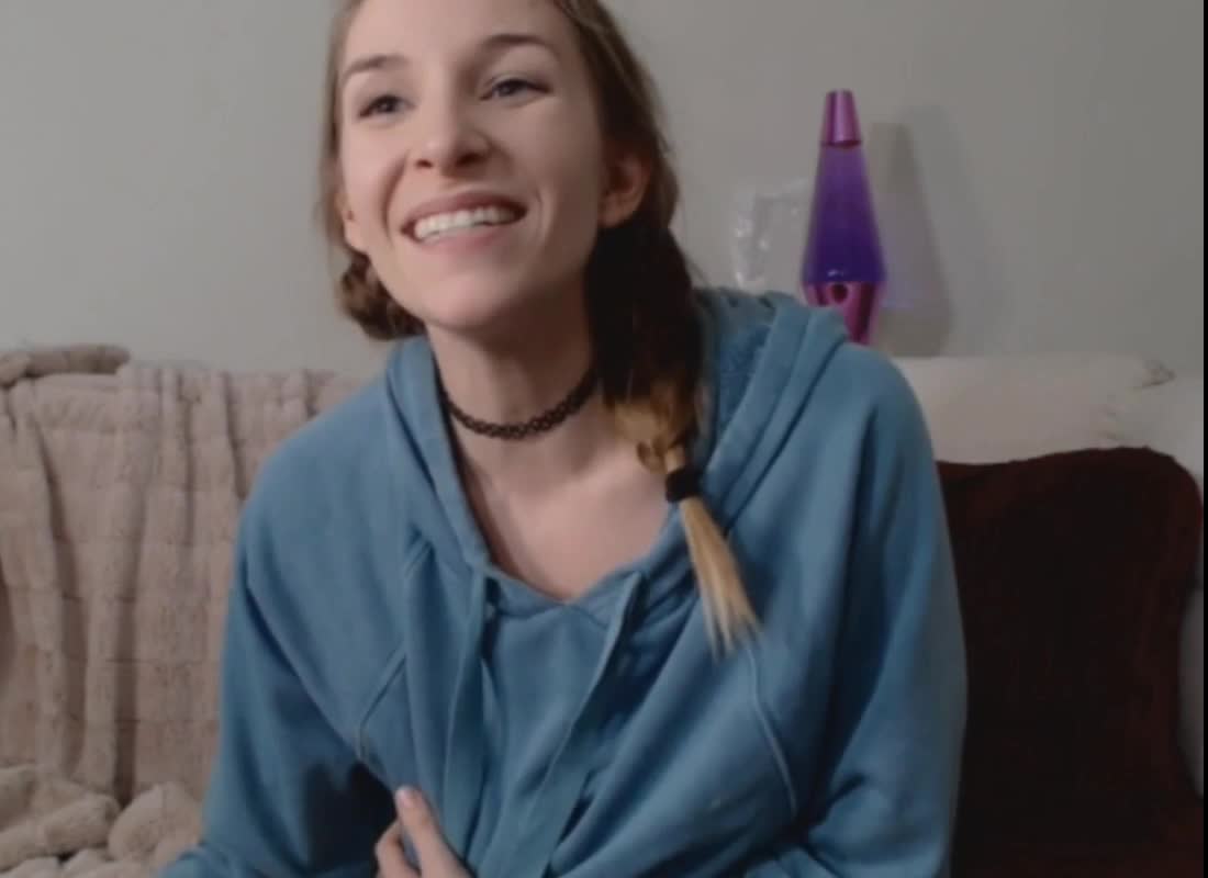 Huge smile and a huge drop ;) get it fast before it gets taken down 😍 > b.link/Bree