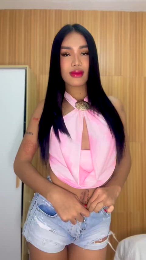 do you find me attractive? or you're not really into girls with dicks