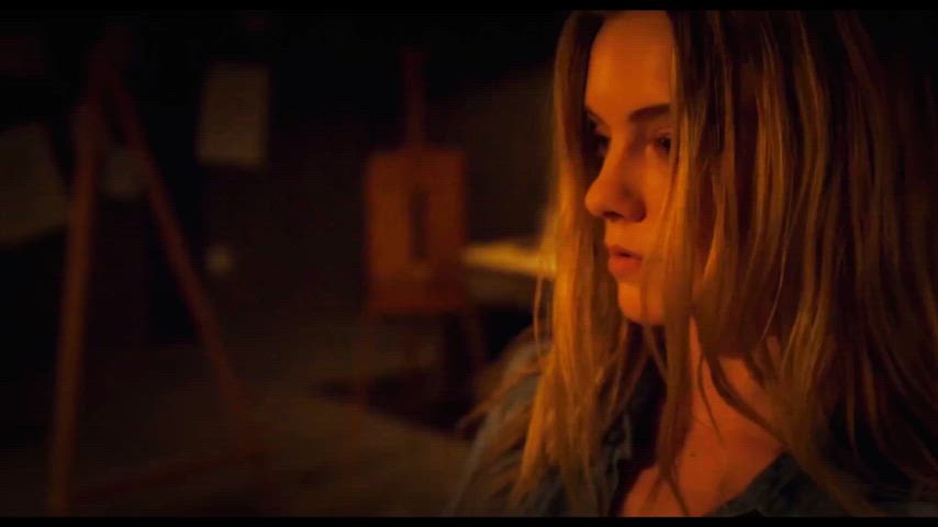 MV - Elle Evans in American Movie, Muse (2017) - 02