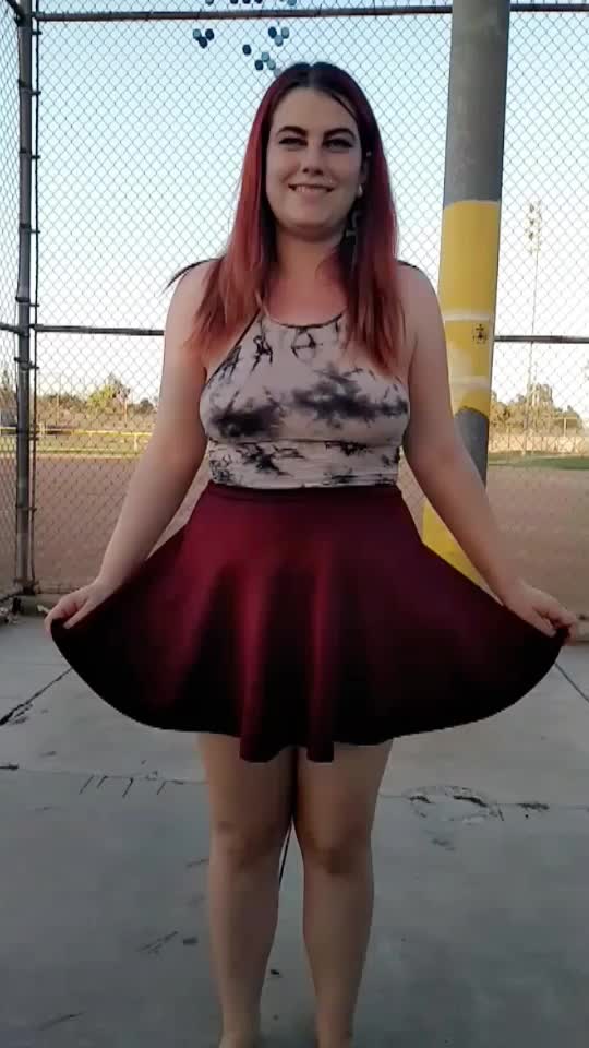 Super Excited To Show Off Her Butt Plug In The Park 😈