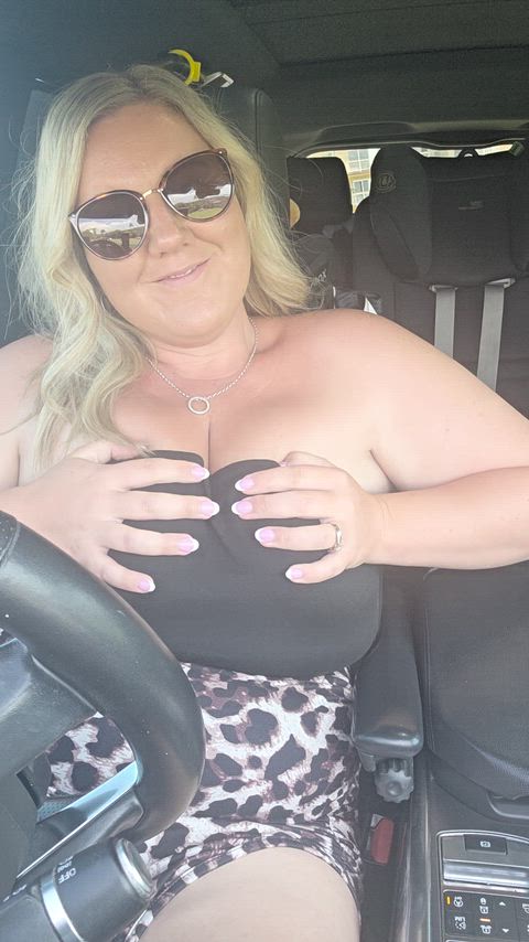 have u ever fucked a chubby milf inside a car?