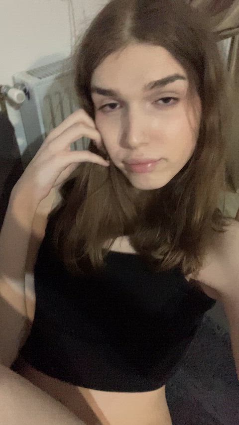 u sucking a 19yo trap or are u the one getting sucked? <3