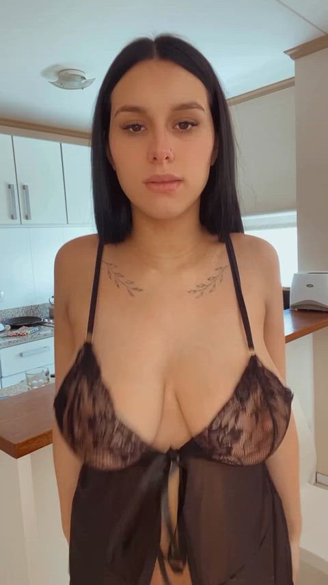 Some growing preggo boobies for you