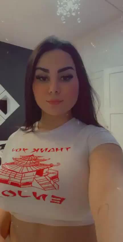 Shake that big beautiful ass