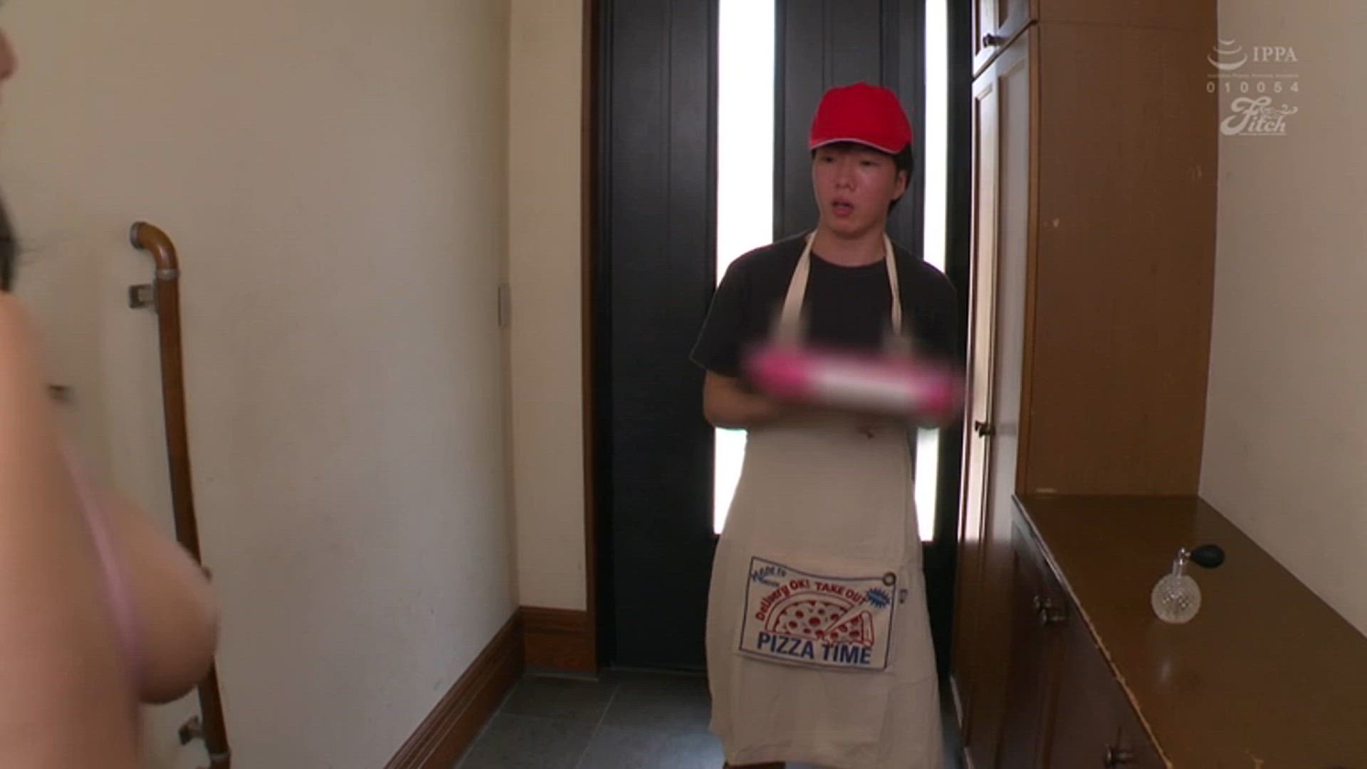Shiori Tsukada | Juicy Milf Seduces The Pizza Boy(JUNY-135)