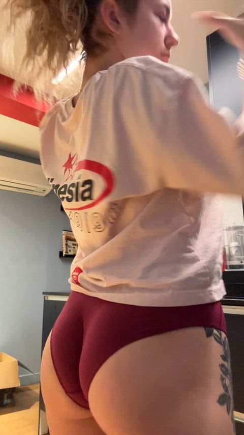 Let’s end the year together, while I wear this