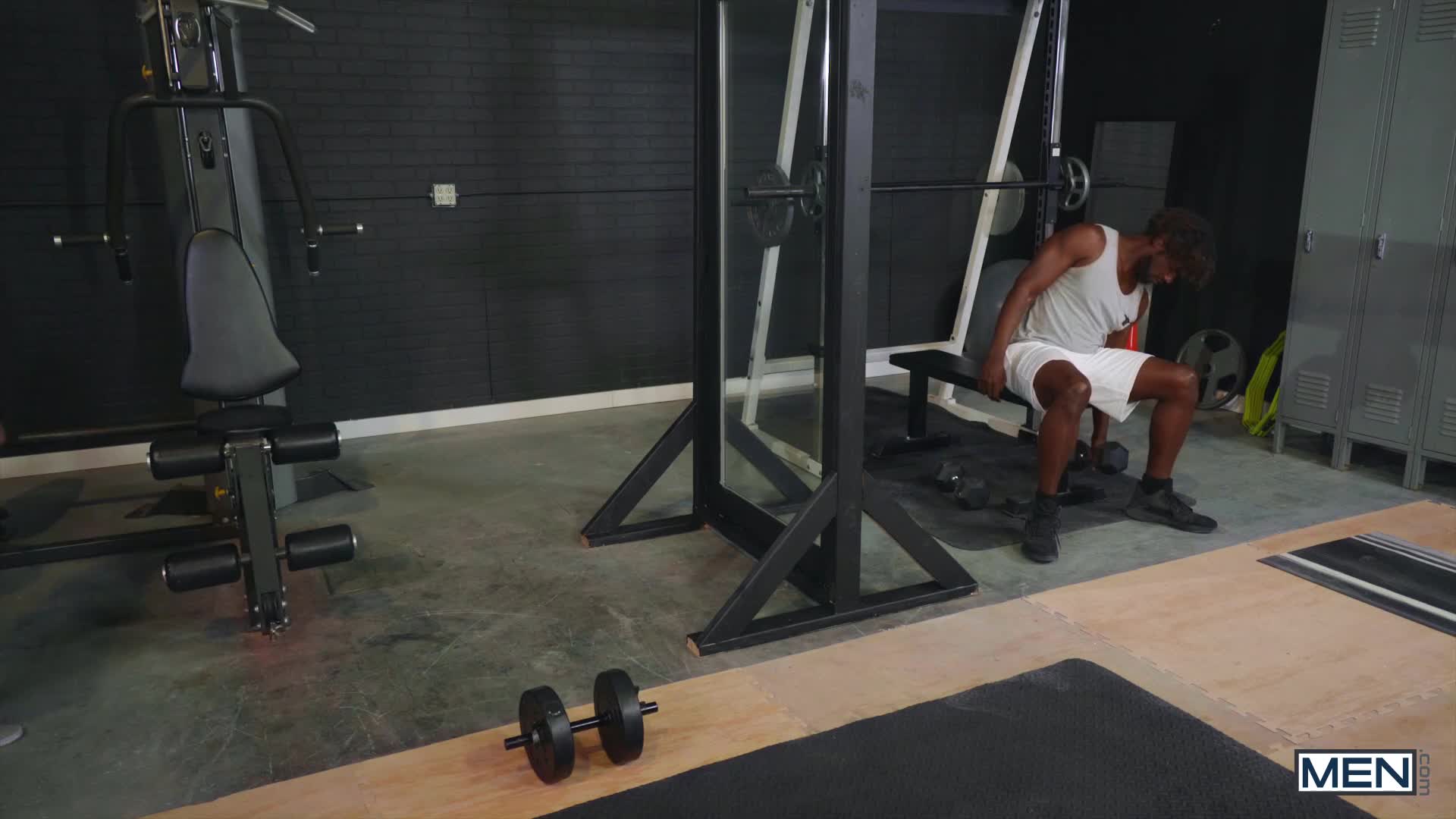 Plexigl-ASS Gym - Barebacl