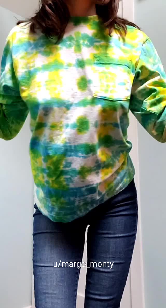 Get me out of my tie dye and into your bed 😈