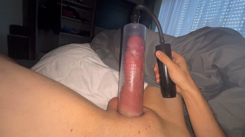 Mein Cock schön dick durch Penispumpe🥵🍆 My xhamster Account https://ge.xhamster.desi/users/stuart218 thumbnail