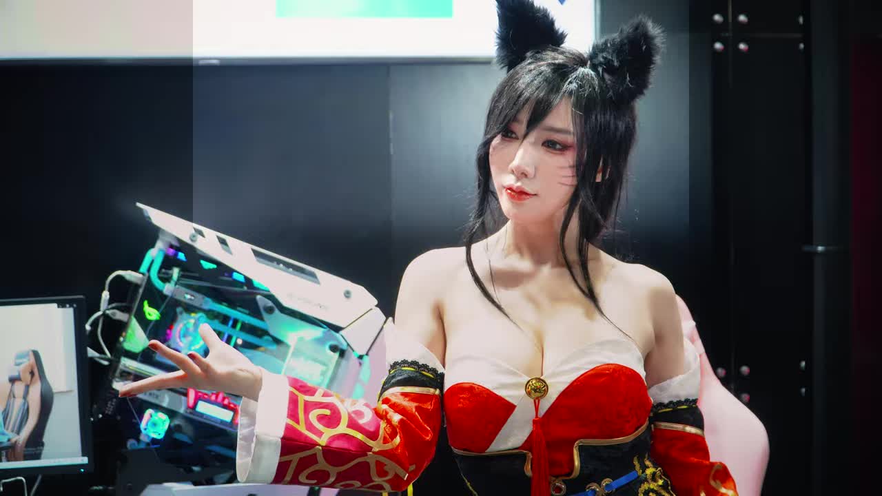 Ahri by Song Joo A.