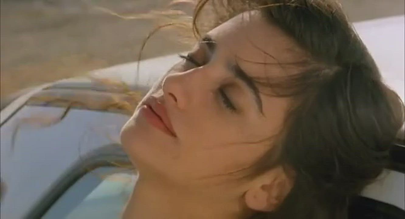 Penélope Cruz in Jamón, Jamón (1992)