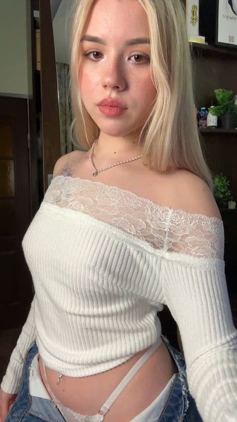 I love the convenience  revealing my titties