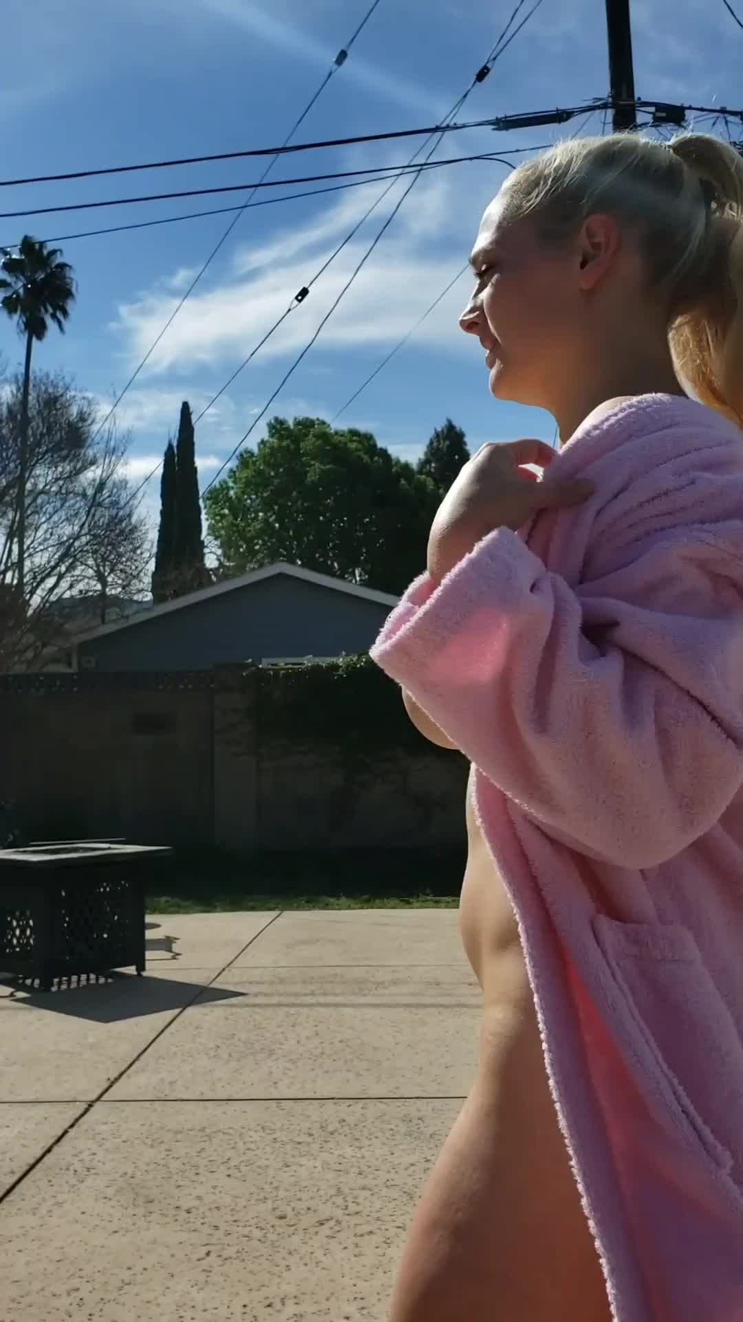 The weather is so nice today