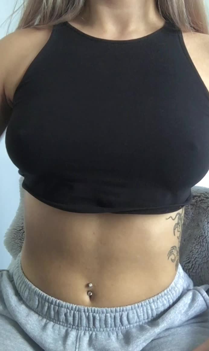 My nipples say hi👋