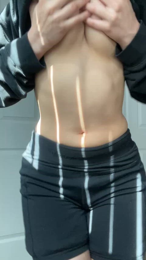 idk im just inferior 18 w daddy issues, i guess my whole life has no other option but to be a slut for white guys