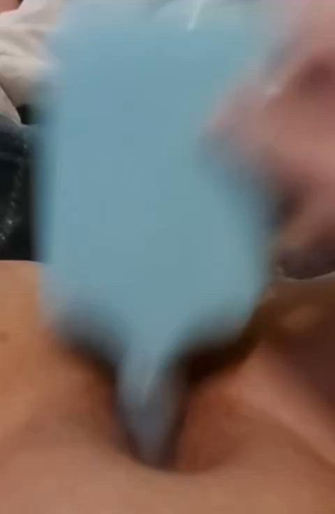 F19 girlfriend fucks her wet virgin pussy with her brush