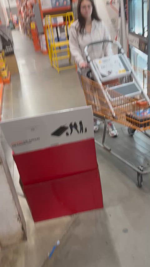 Looking for the wood 🪵 🧐