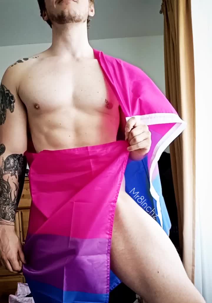 My flag finally showed up! Guess it's time to show my pride... 🙈