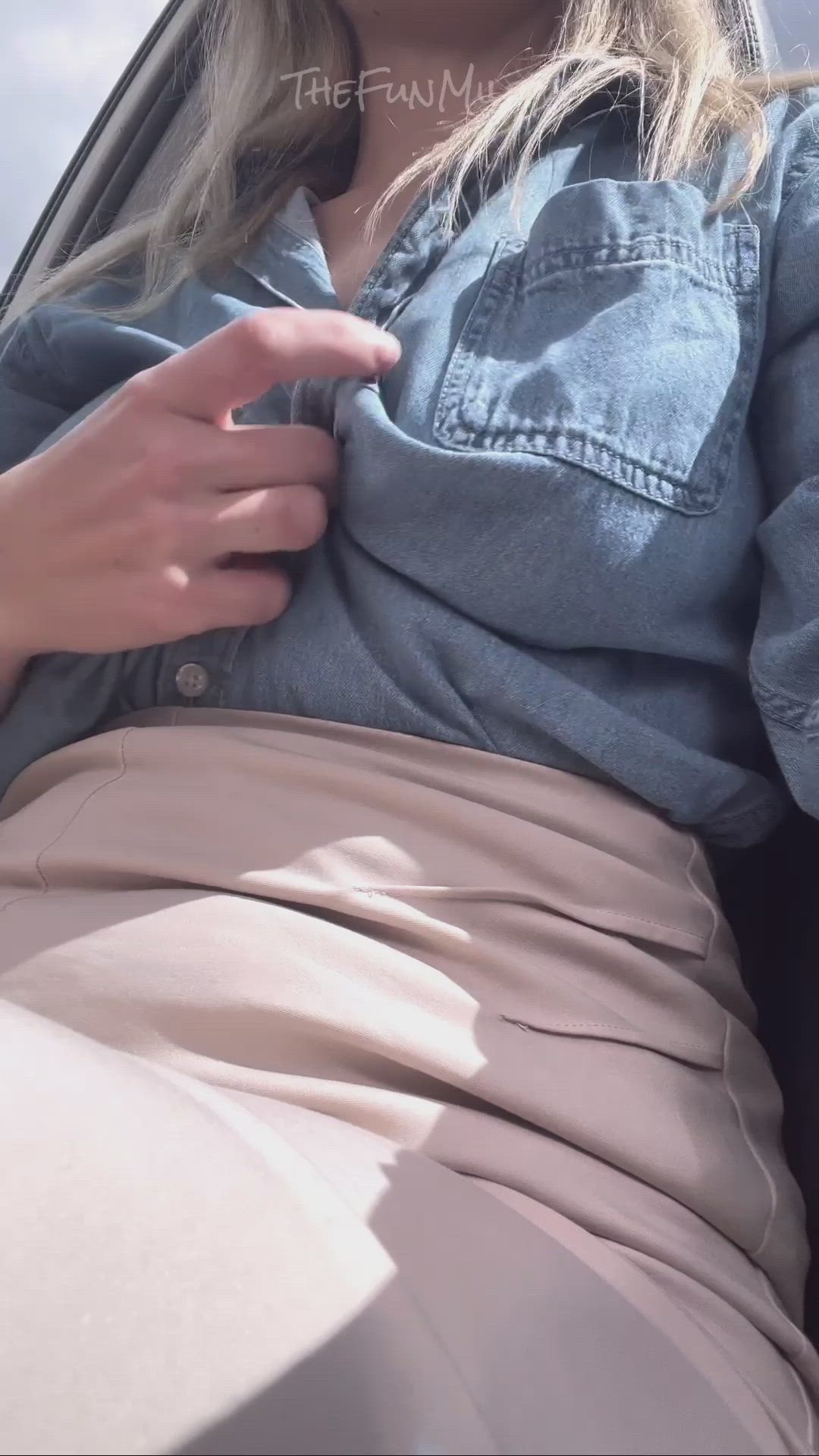 Sometimes I leave work so horny that I get myself off right in the work car park [GIF]
