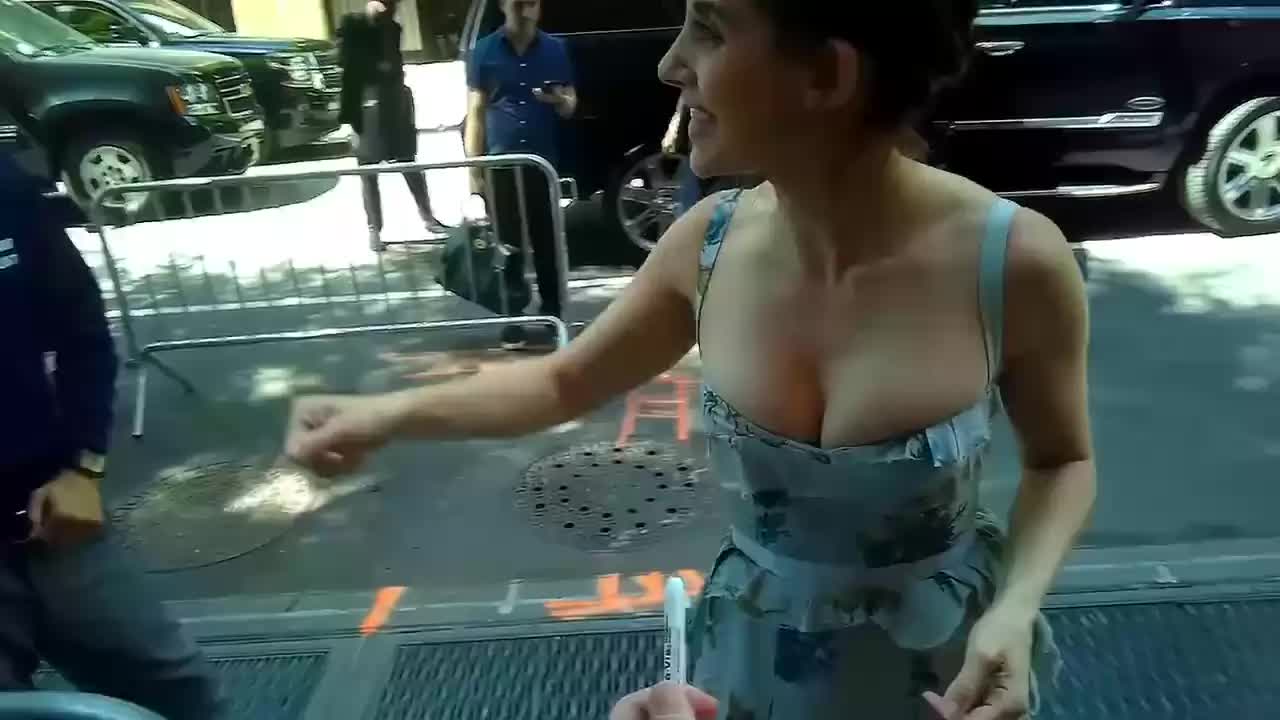 Alison Brie Giving Autographs To Fans in a Movie Premier