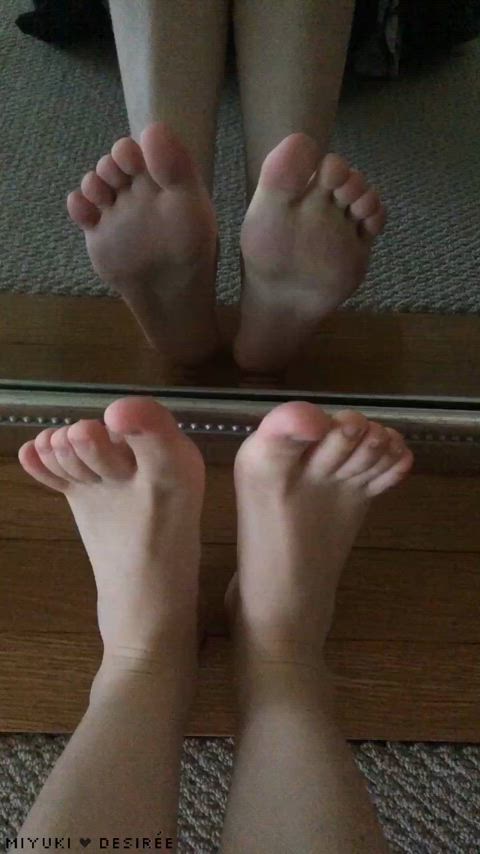 Skinny Japanese goth findomme interested in cuckoldry, cum-eaters, and postmodern philosophy. Femme fatale of your wallet. Girthy strap-on possessor. NiteFlirt model. thumbnail