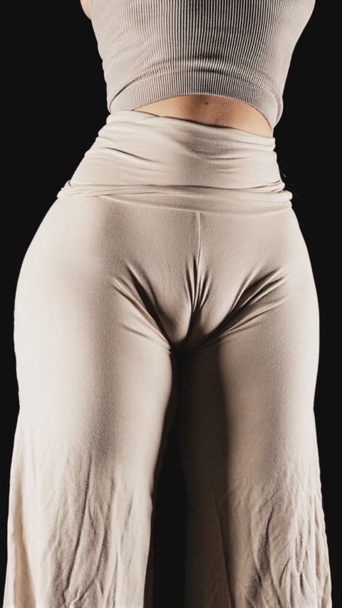 I can be your yoga kitty