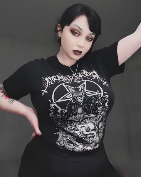 Big Tiddy Goth Girlfriend