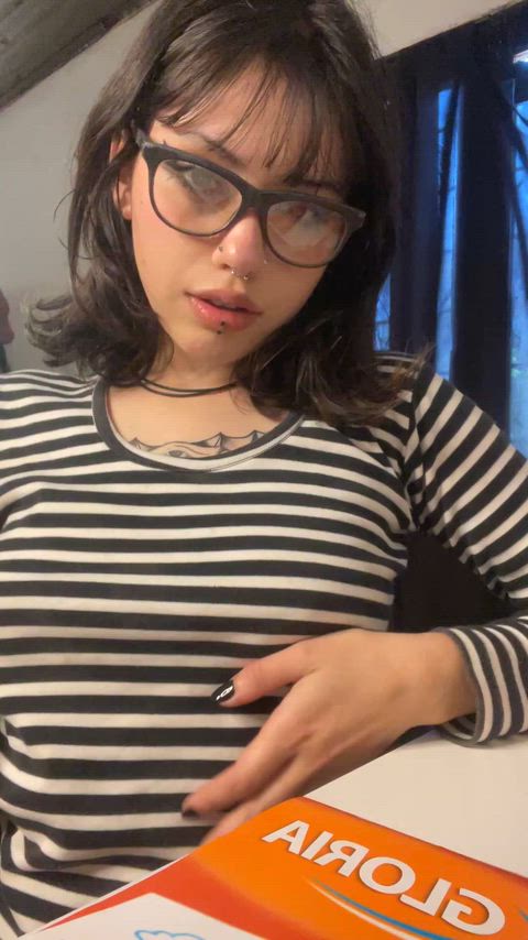 FREE OF 💕 This is Ellie — soft voice, bold personality 😏 I don't just say nice things, I actually do them. Stay and you may discover more than you expected 💫 My secrets are waiting for you in thumbnail