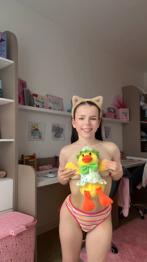 Am I cute enough to be your new gf? :)