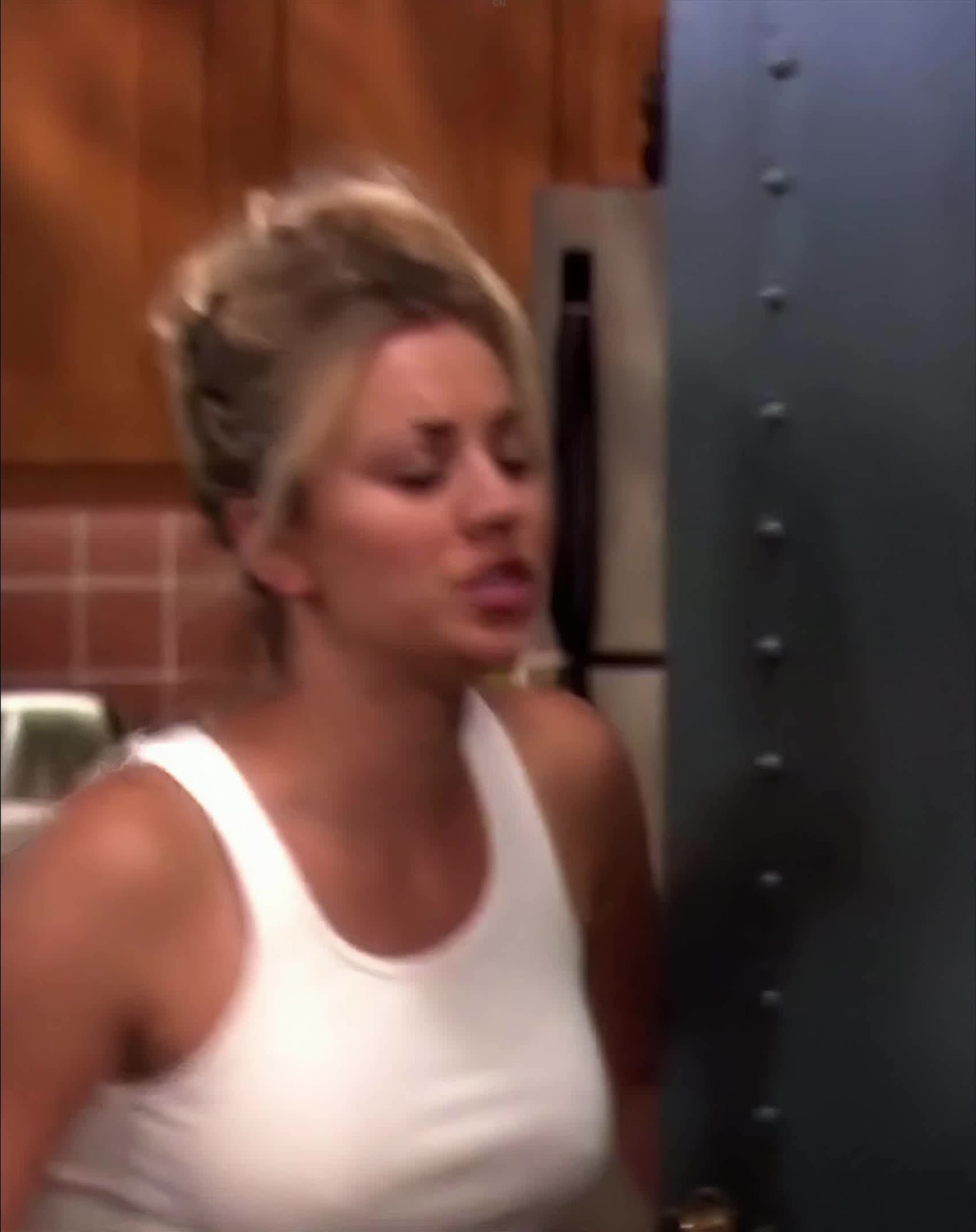 Kaley Cuoco nipply plots in 'The Big Bang Theory'