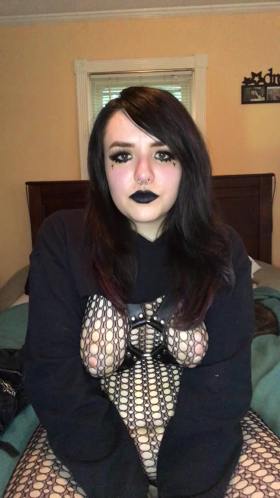 Emo spit = best spit 🖤