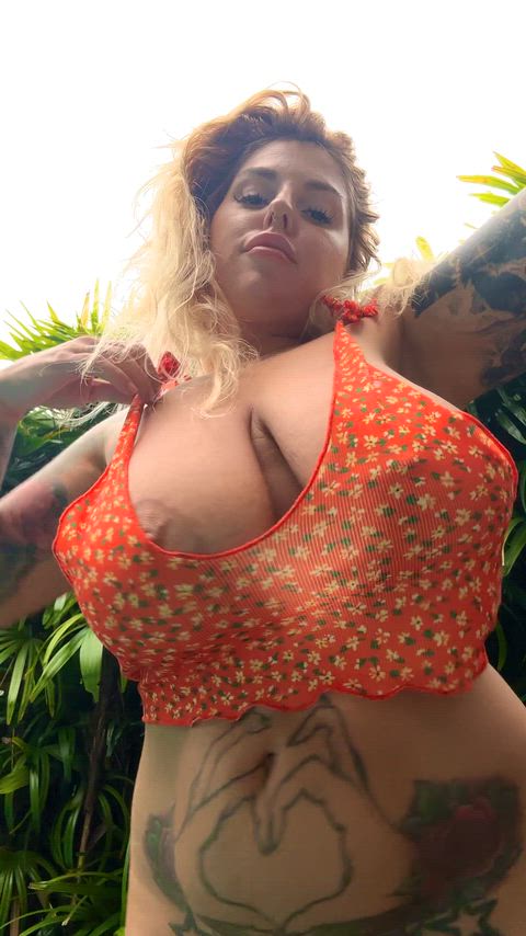 It’s not cheating if you just enjoy the view 😏