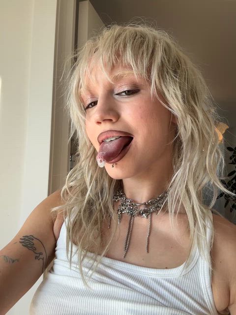 Long tongue teasing with reach