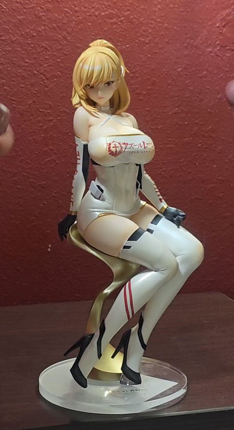 Blowing for this sexy blonde with u\creamofcrop123 sorry I overshot a bunch but atleast it landed all over his cock hehe ❤️