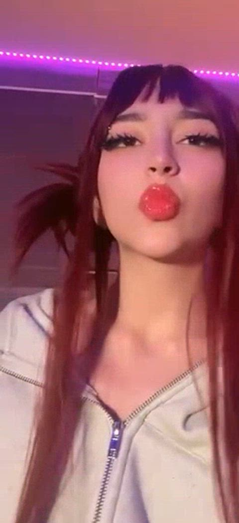 bet you can't ignore this cheeky view