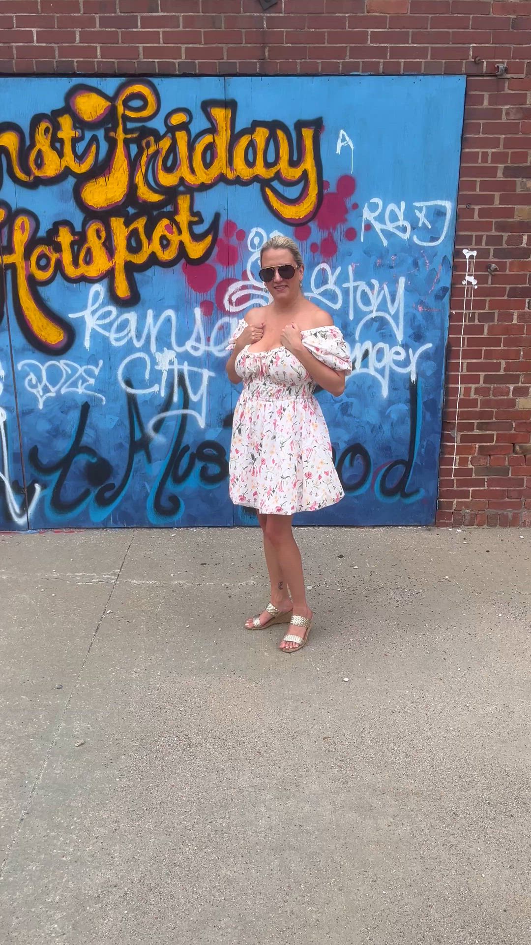 Flashing my big titties in Kansas City