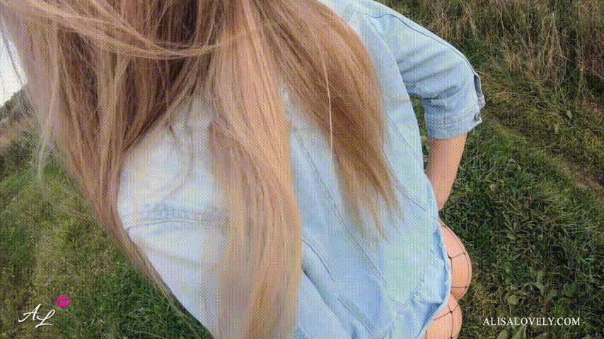 Girlfriend with a phat ass and slutty pantyhose gets fucked hot outdoors!