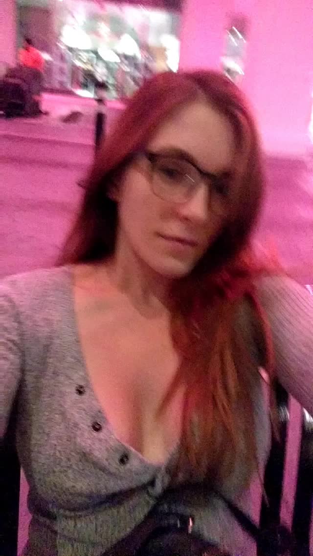 holdthemoan - Flashing in the taxi line outside my hotel!