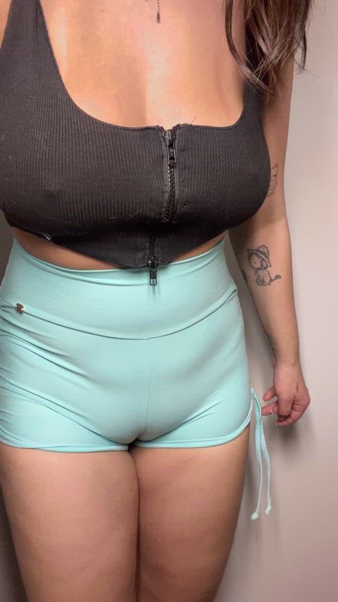 It leaves marks very easily, regardless of clothing