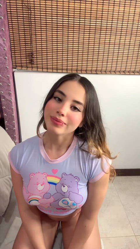 showing how long my tongue is