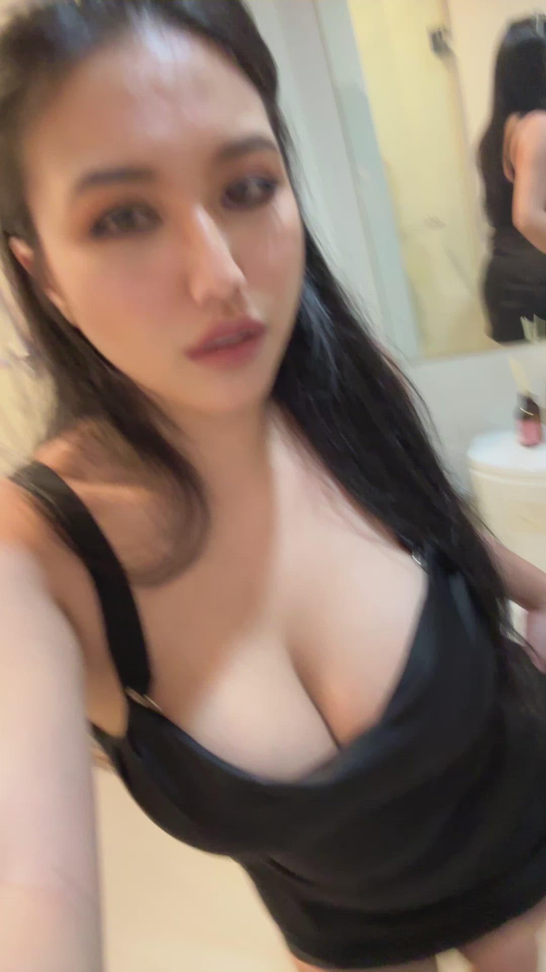Your daily dose of big Asian titties