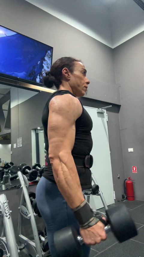 if you stopped to admire this body, write 1 word