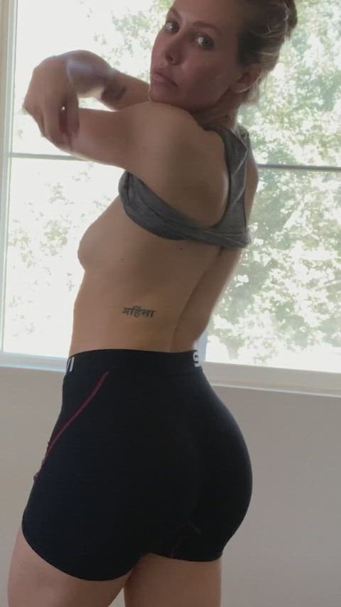 See everything uncensored! DM me on my 0F! thumbnail