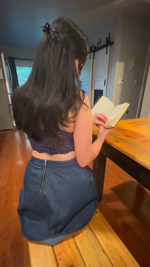 Enjoying my book and a thick knot