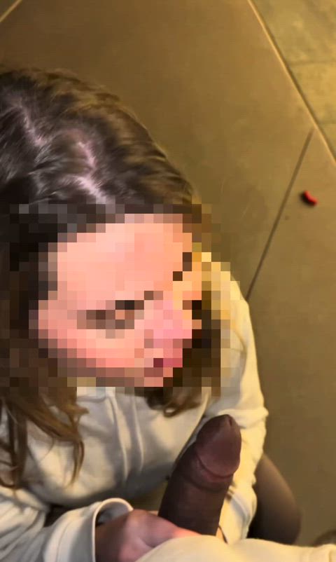 Outside in courtyard she blew me