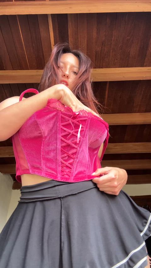 No bra needed with these peaches