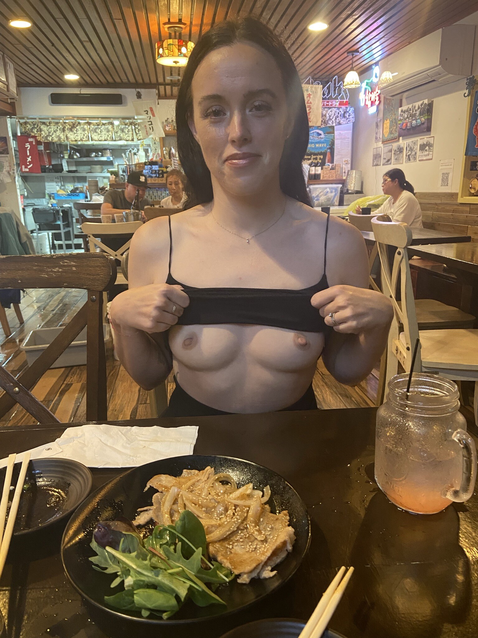 Amateur amateur brunette flashing