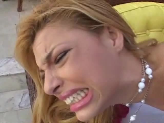 Nikki Rio struggles from the get go